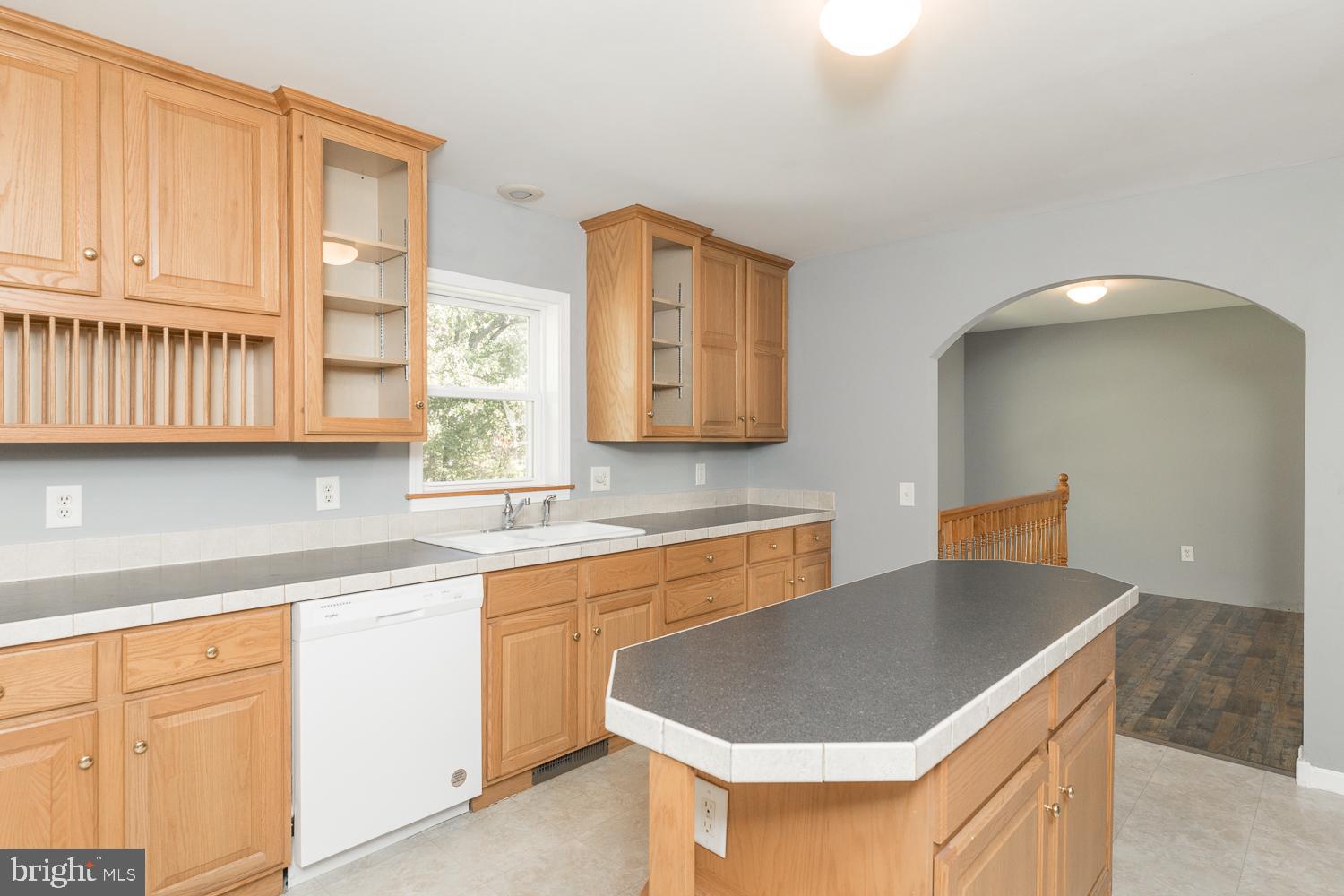 534 Perry Road Winchester, VA 22602 - Photo 10 of 25 Solid wood kitchen cabinets