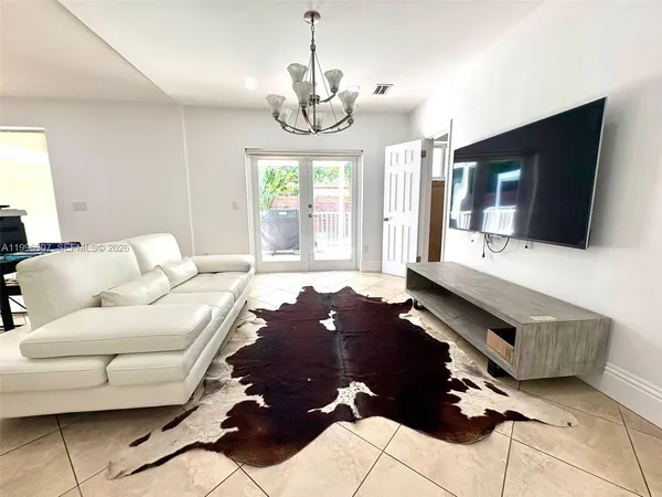 $13,000 | 4190 Pamona Avenue, Miami, FL 33133