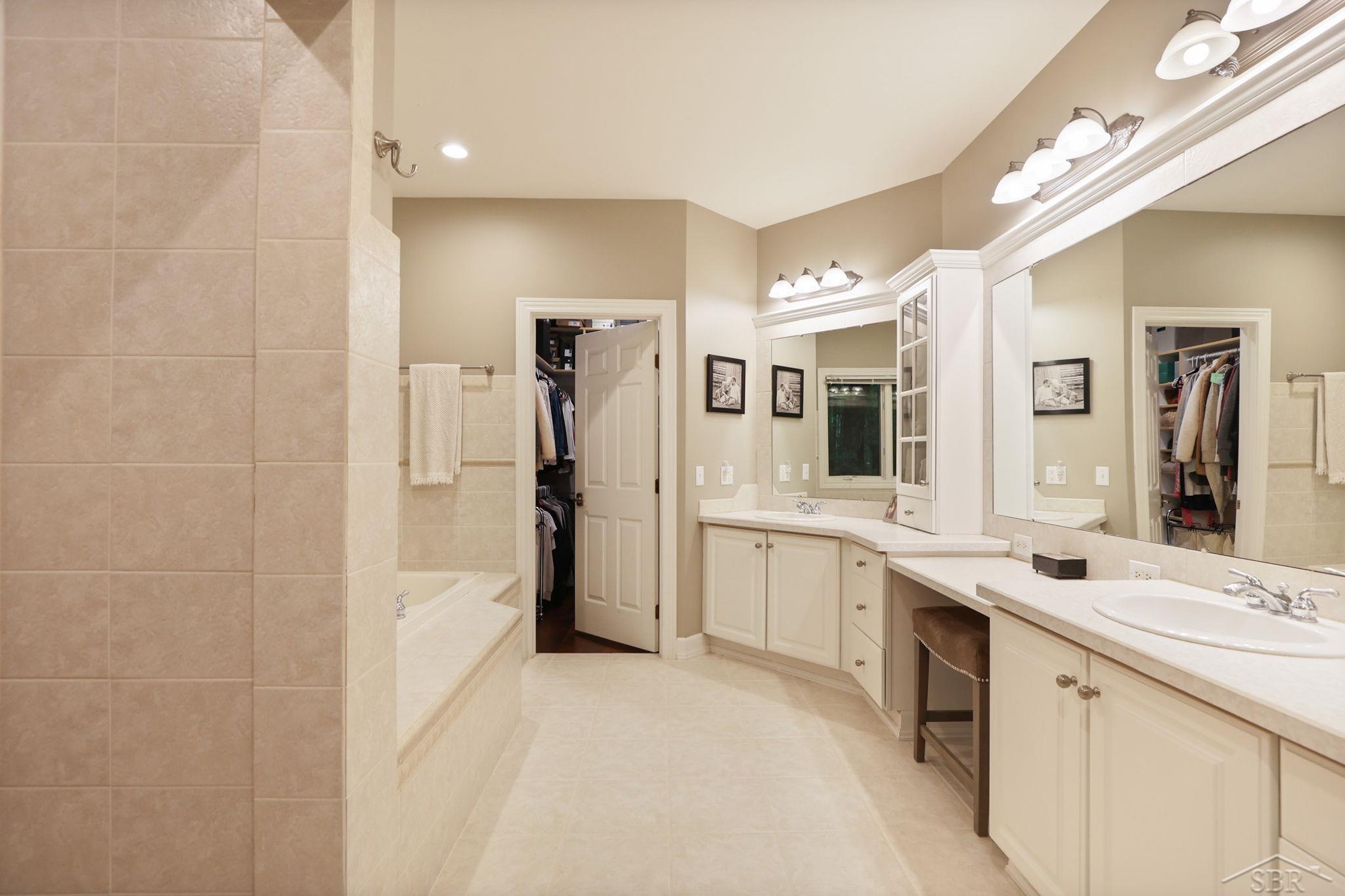 544 East Monroe Road Midland, MI 48642 - Photo 40 of 97 50119790-39.JPG