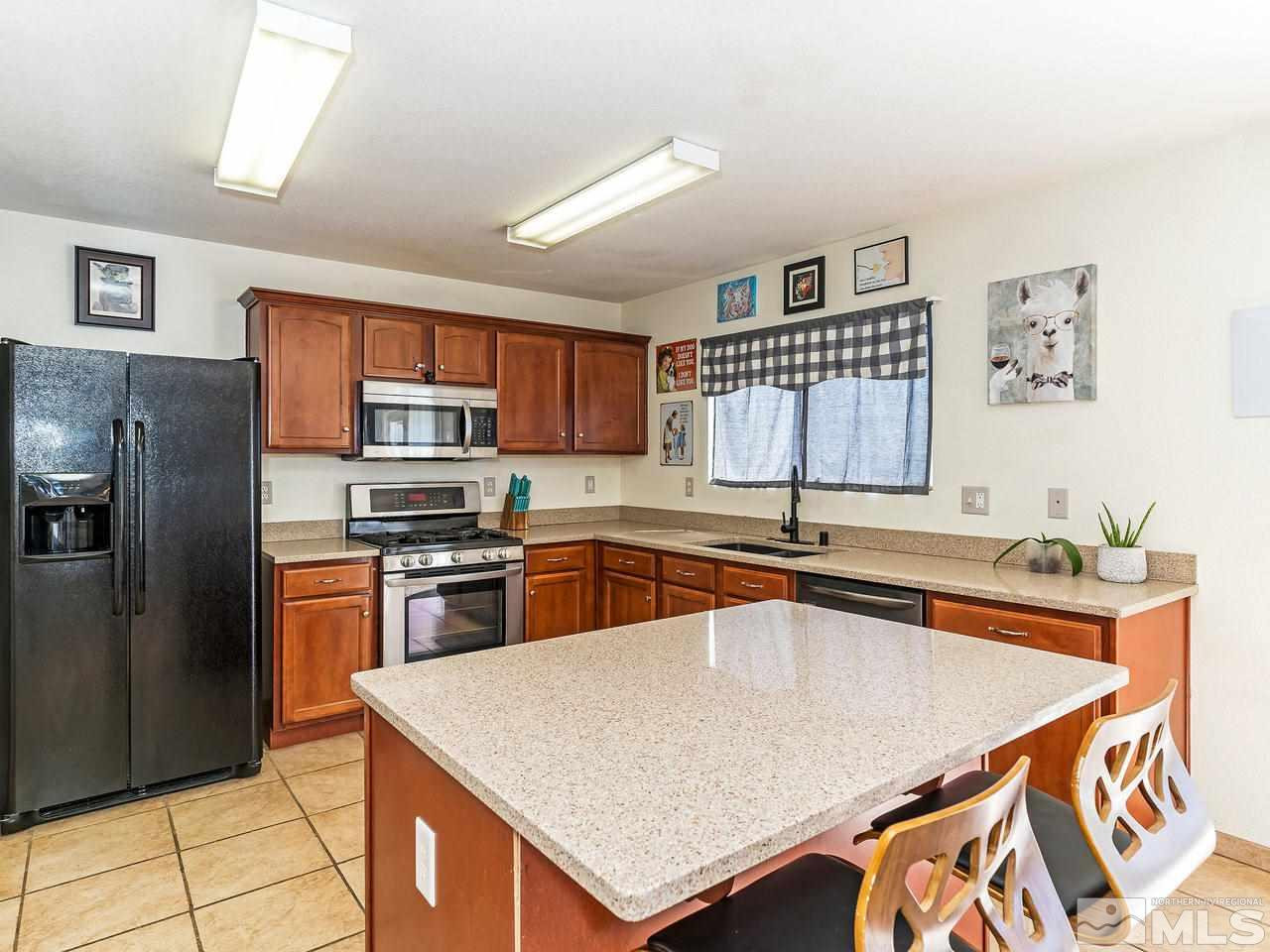 9608 Autumn Leaf Way Reno, NV 89506 - Photo 6 of 16 Photo 6