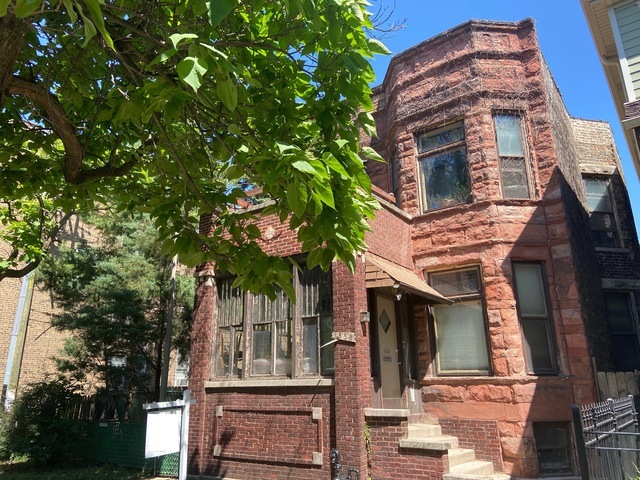 1838 West Grace Street Chicago, IL 60613 - Photo 1 of 7