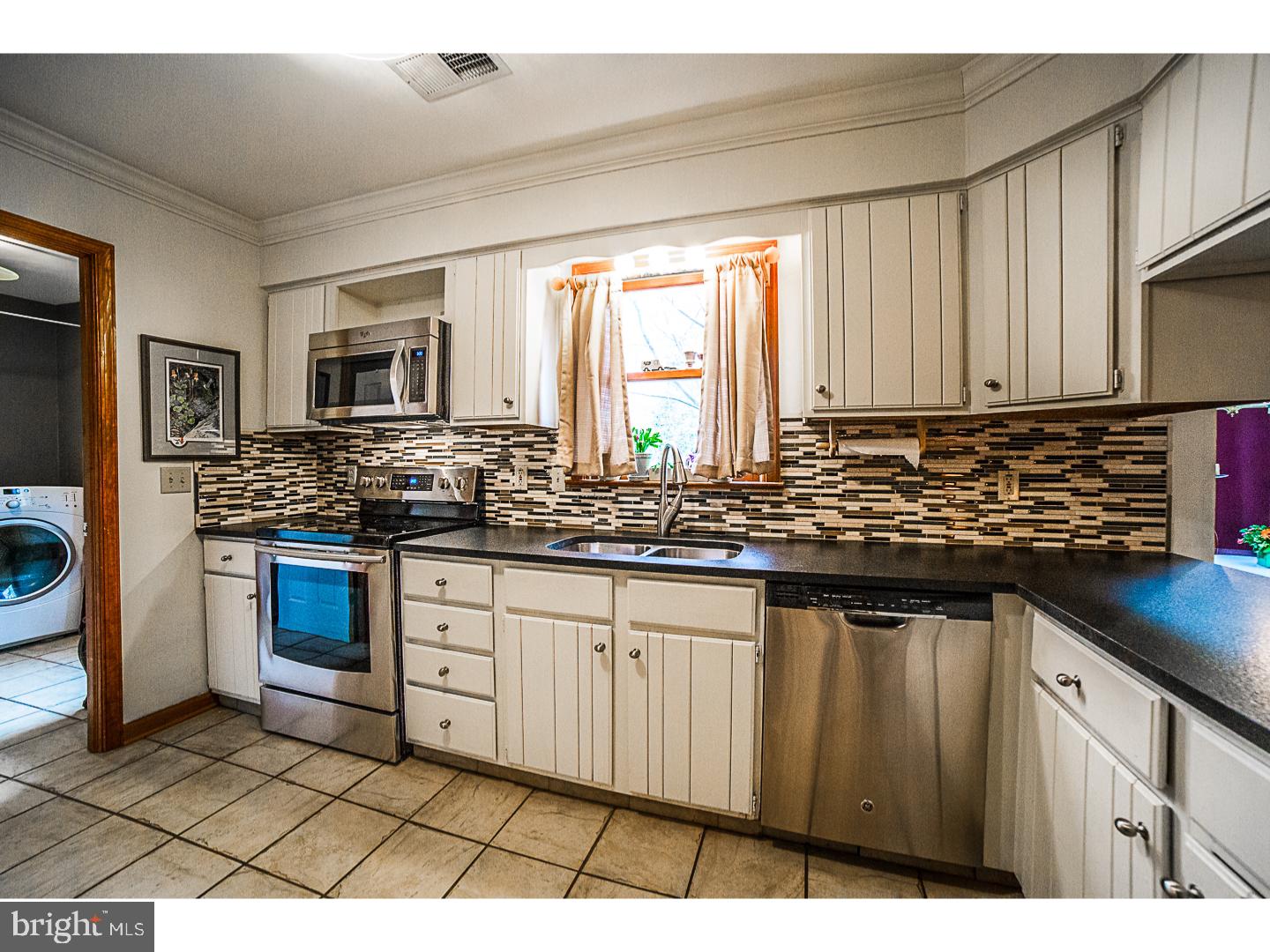 213 Knapp Road Lansdale, PA 19446 - Photo 8 of 24 Kitchen