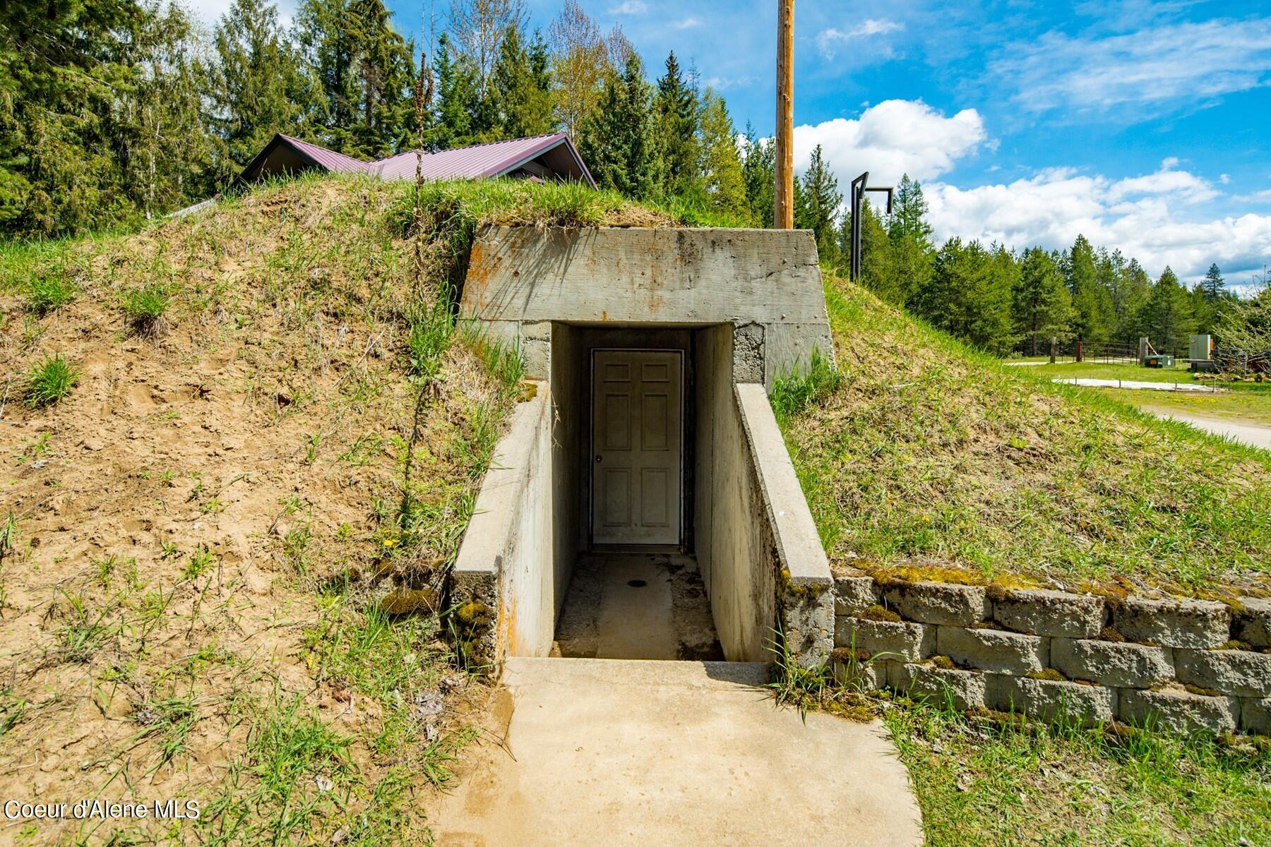 181 Calypso Lane Sandpoint, ID 83864 - Photo 28 of 61 Root cellar