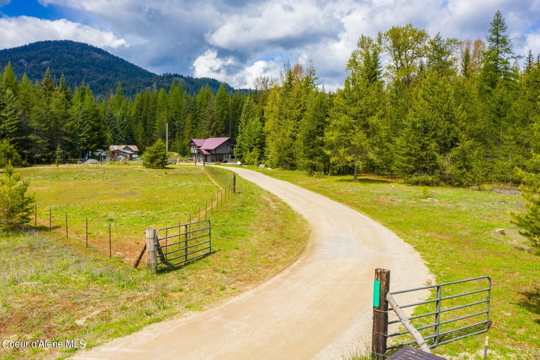 181 Calypso Lane Sandpoint, ID 83864 - Photo 29 of 61 Gated entrance