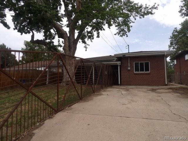 3015 Quebec Street Denver, CO 80207 - Photo 3 of 26
