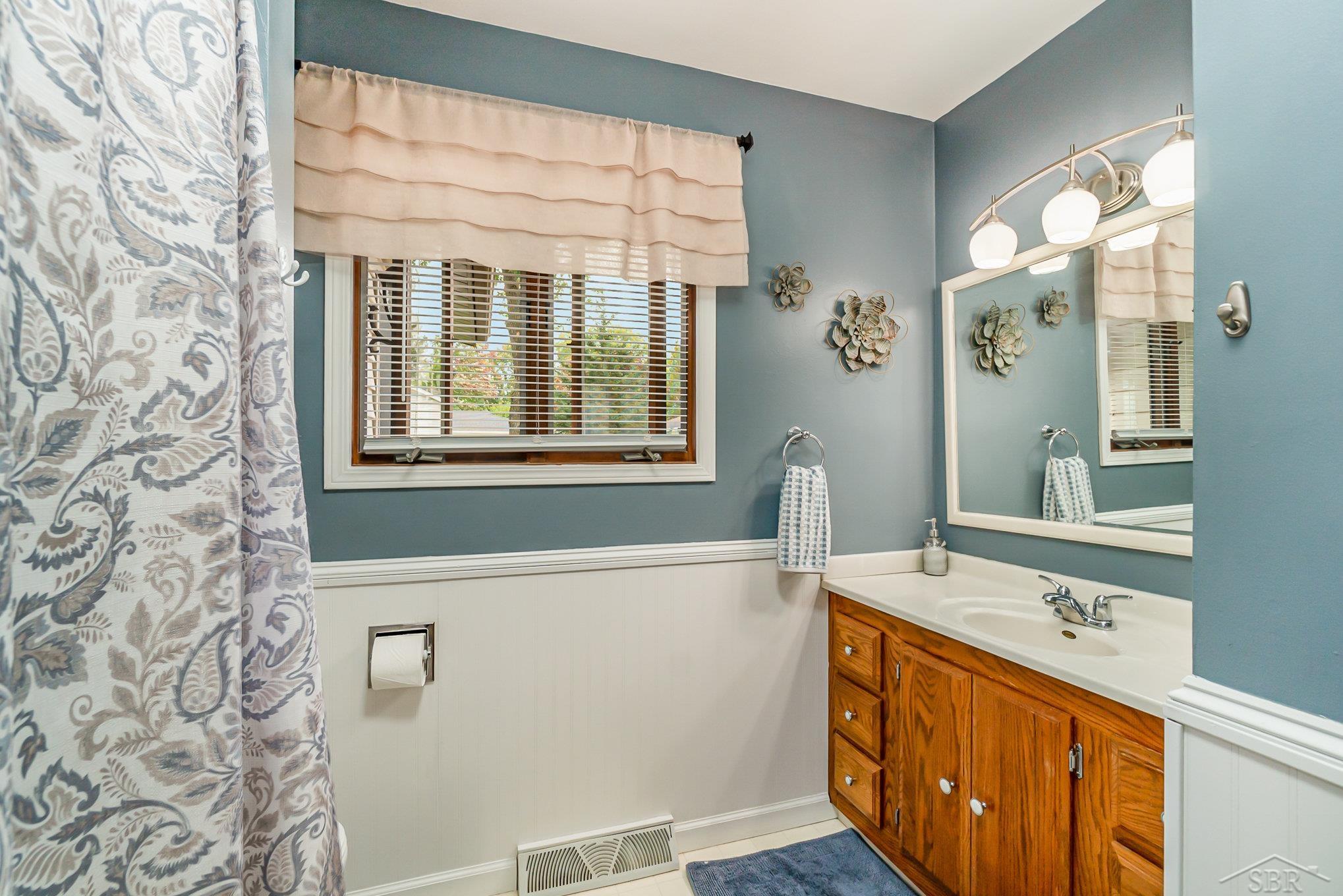 835 Roeser Street Freeland, MI 48623 - Photo 15 of 34