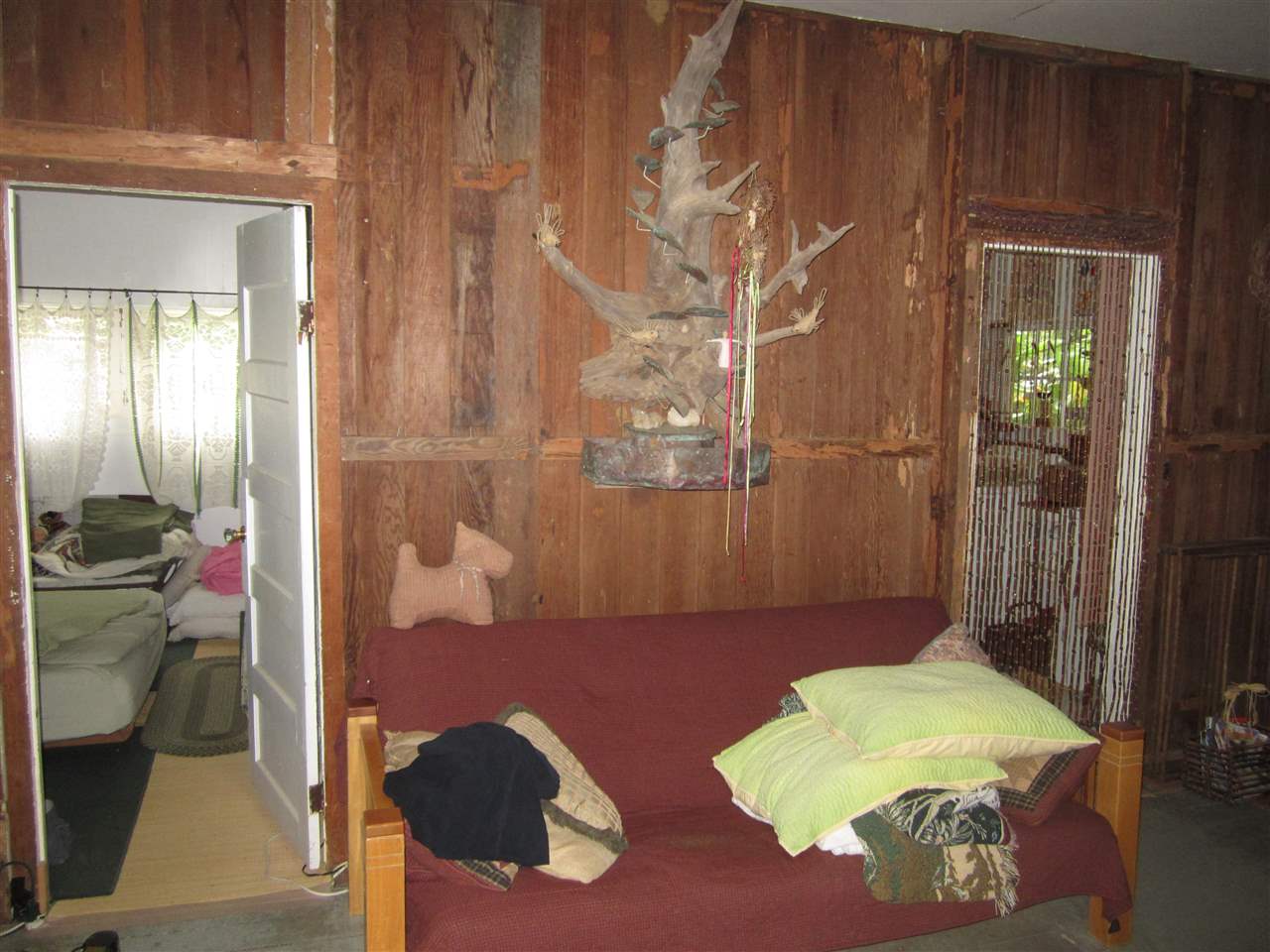 1085 West Kuiaha Road Haiku, HI 96708 - Photo 18 of 23 view of living room