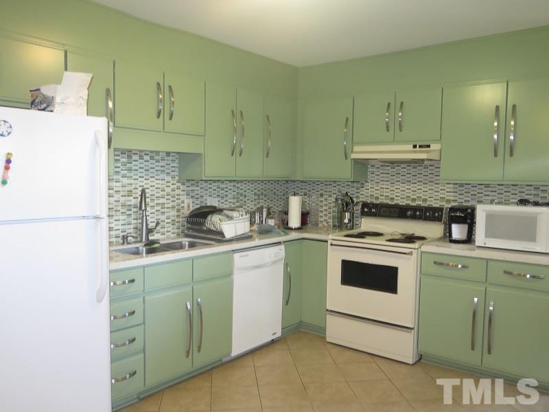 1208 Trinity Circle Raleigh, NC 27607 - Photo 5 of 17