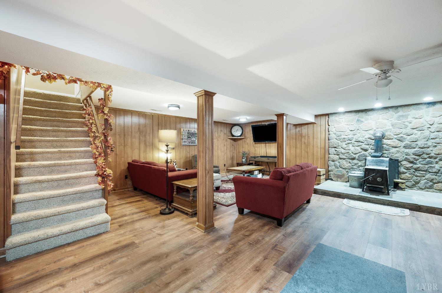 192 Liberty Chapel Road Appomattox, VA 24522 - Photo 39 of 60 a living room with furniture and wooden floor