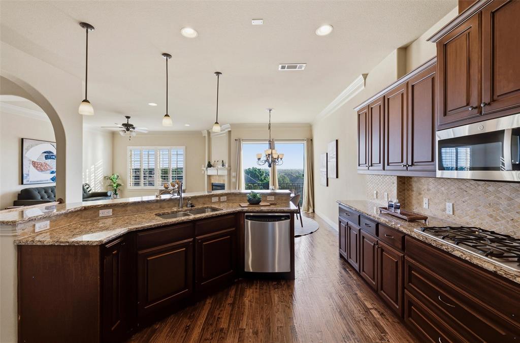 563 Rockingham Drive Irving, TX 75063 - Photo 11 of 33