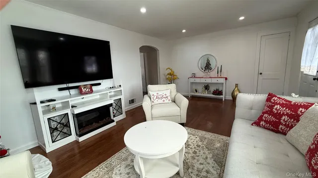 $629,000 | 3240 Hollywood Street, Mohegan Lake, NY 10547