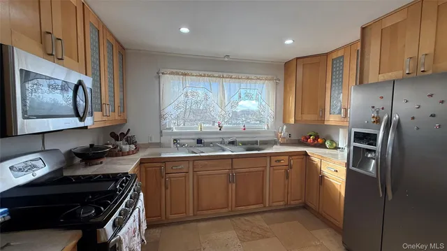 $629,000 | 3240 Hollywood Street, Mohegan Lake, NY 10547