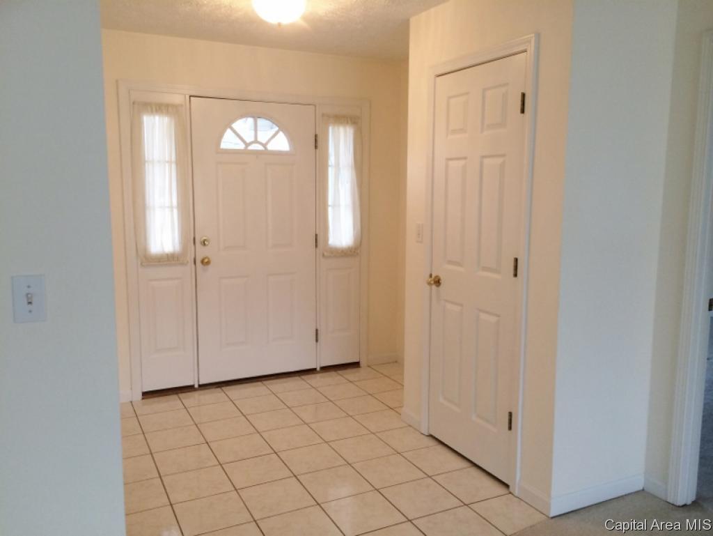 19436 Pinecrest Road Petersburg, IL 62675 - Photo 4 of 22 Gallery Image 4