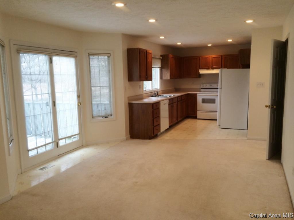 19436 Pinecrest Road Petersburg, IL 62675 - Photo 9 of 22 Gallery Image 9