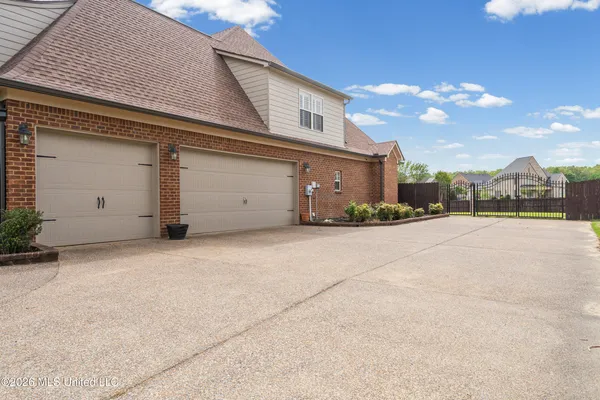 $629,900 | 4101 Dawkins Farm Drive, Olive Branch, MS 38654