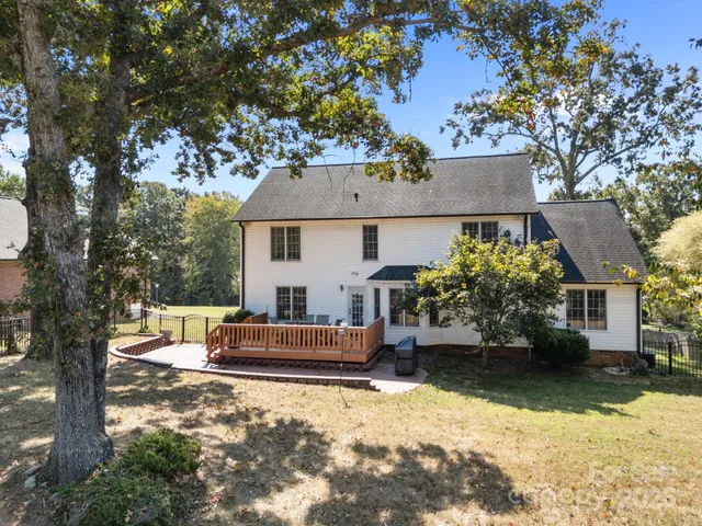 front view of house with a yard