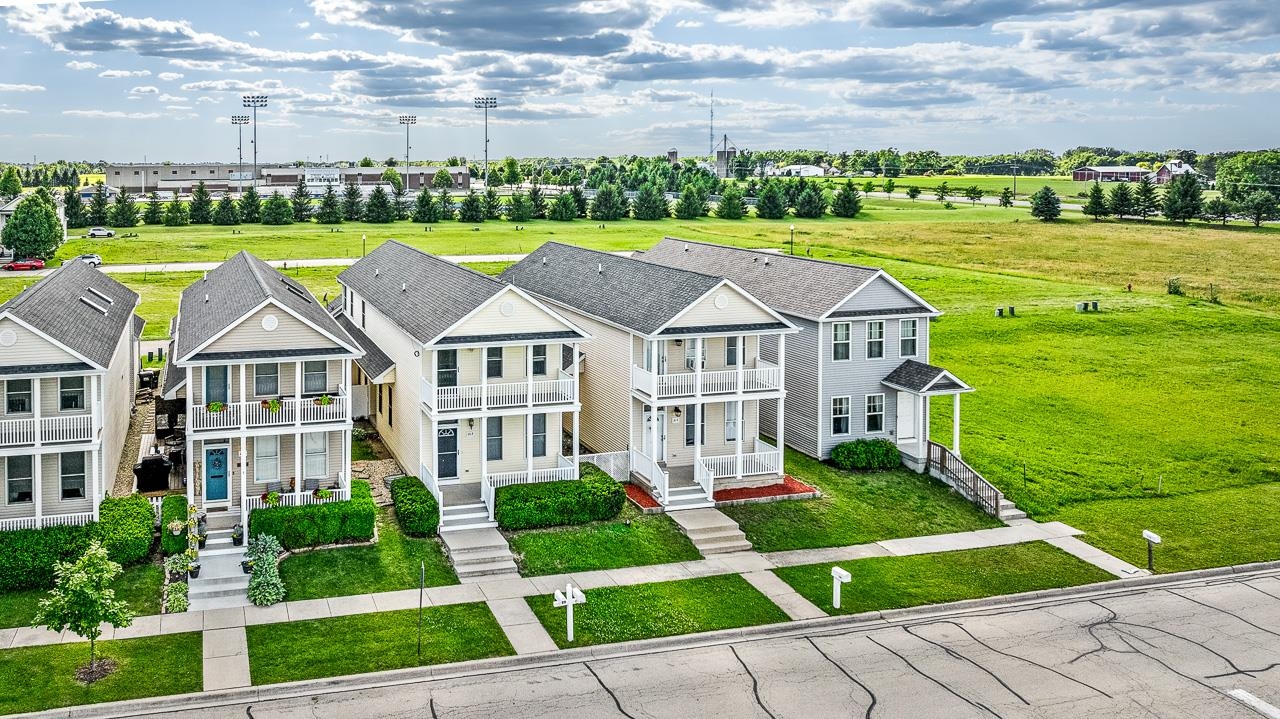 217 Market Street Genoa, IL 60135 - Photo 28 of 32 a aerial view of multiple houses with yard