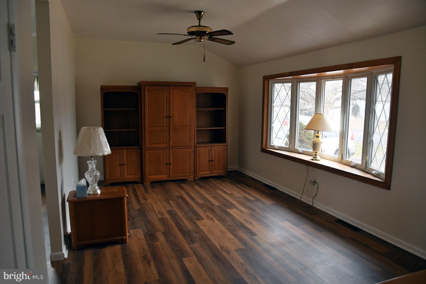 255 Creek Road Bellmawr, NJ 08031 - Photo 9 of 49