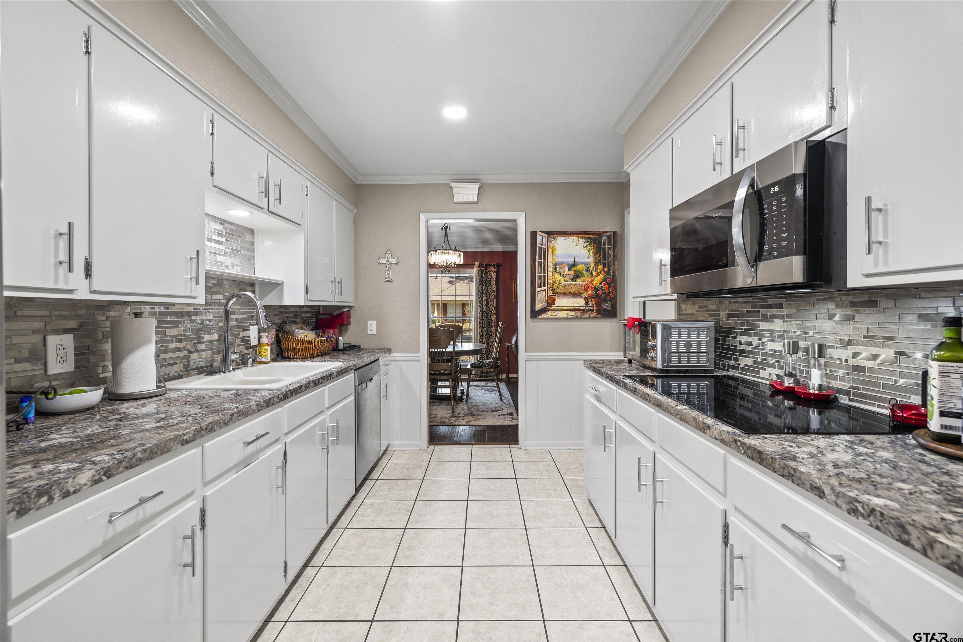 8235 Baylor Drive Tyler, TX 75703 - Photo 9 of 31