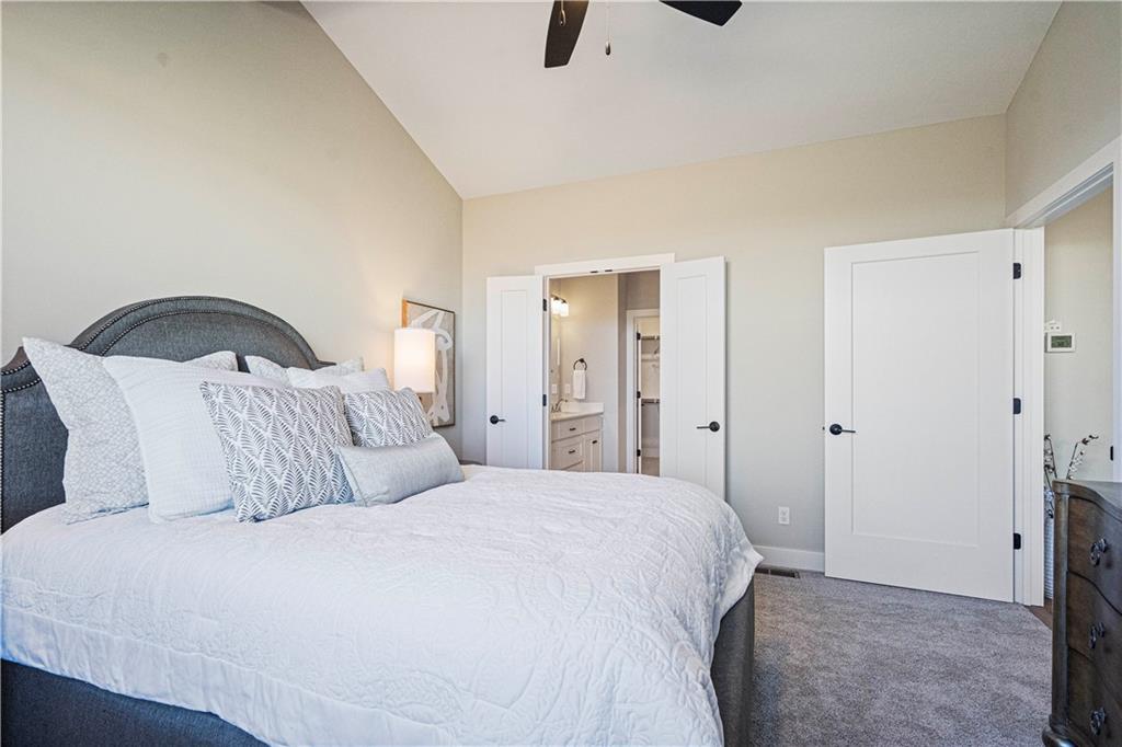 9468 Shady Bend Road Lenexa, KS 66227 - Photo 25 of 58
