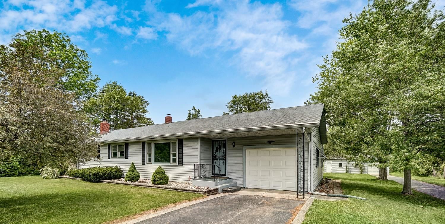 4808 West Cook Road Fort Wayne, IN 46818 - Photo 1 of 34