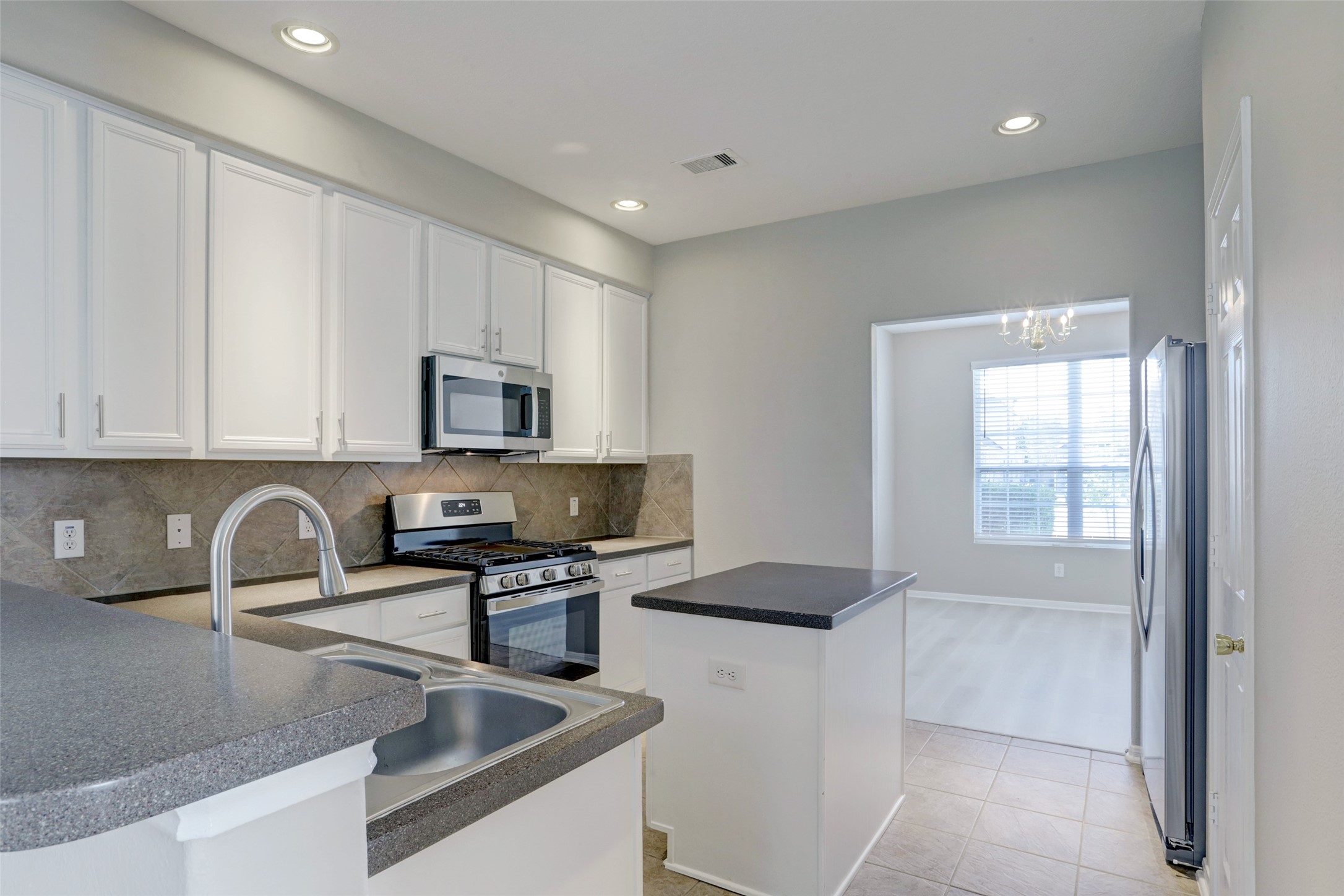 22618 Spring Crossing Drive Spring, TX 77373 - Photo 2 of 20