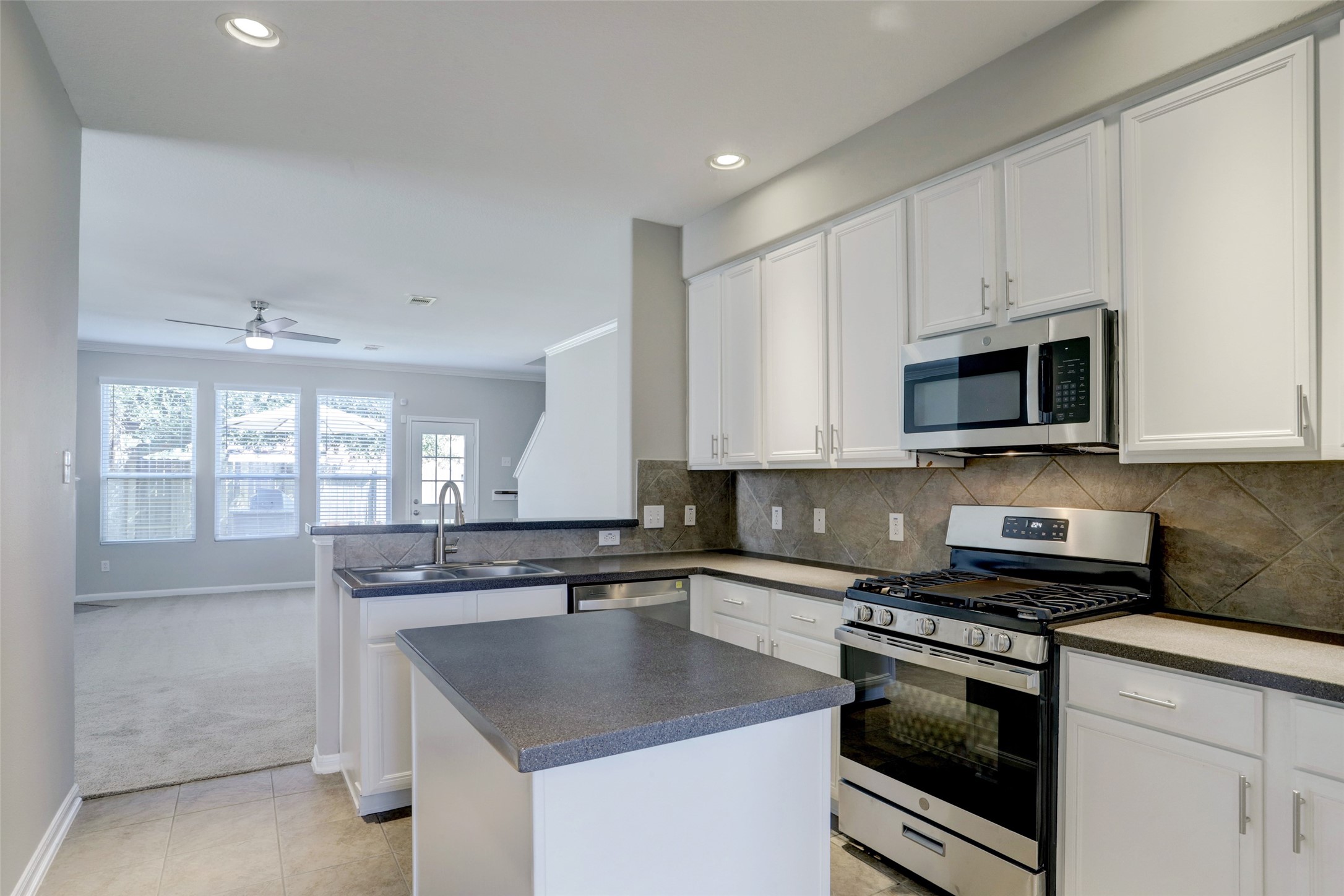 22618 Spring Crossing Drive Spring, TX 77373 - Photo 3 of 20