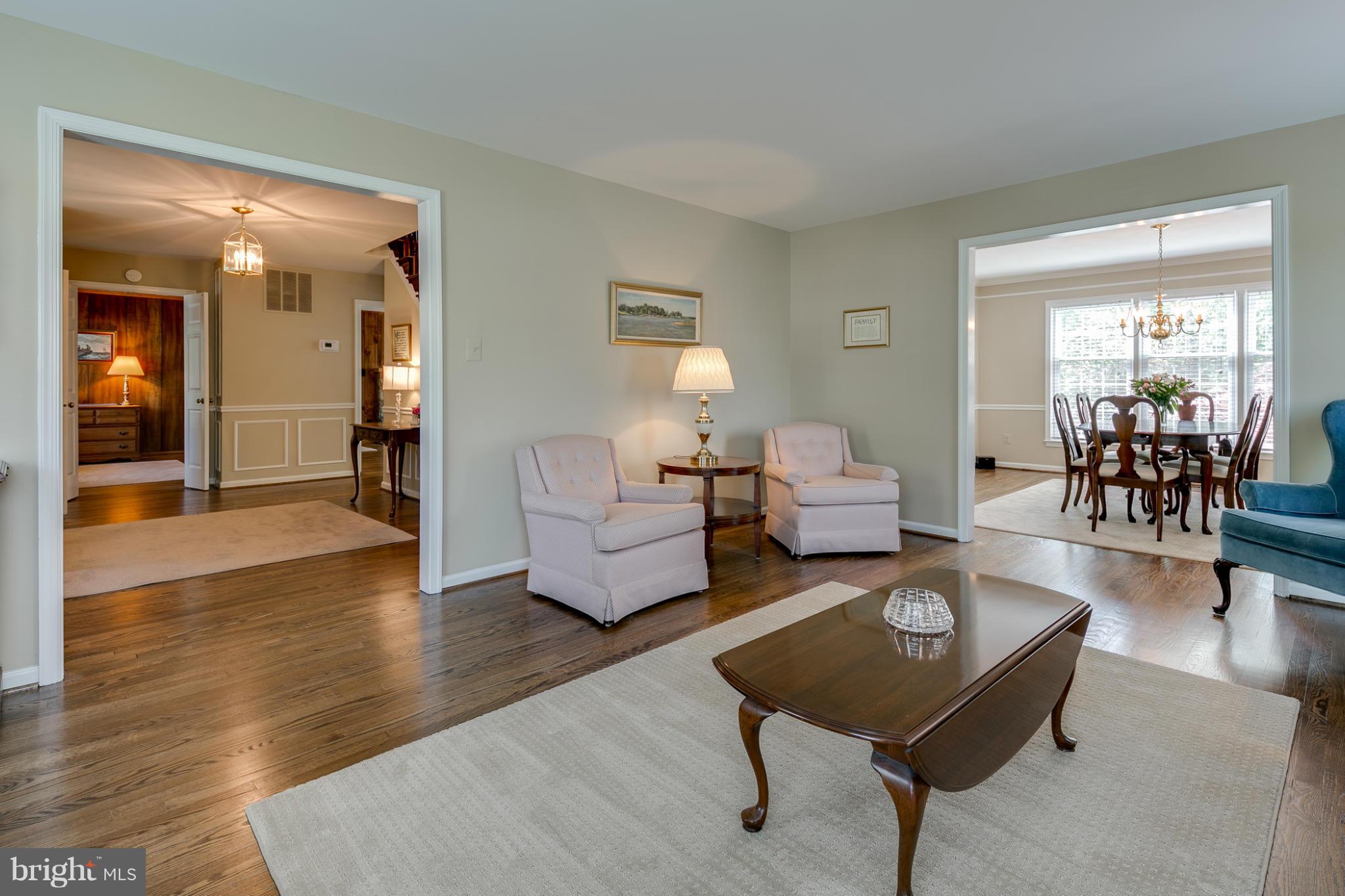 204 Farmgate Lane Silver Spring, MD 20905 - Photo 4 of 30 Living Room