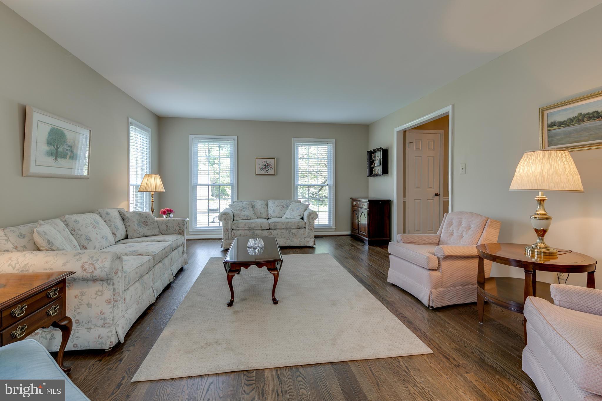 204 Farmgate Lane Silver Spring, MD 20905 - Photo 5 of 30 Living Room