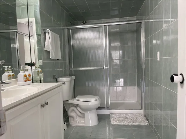 $2,950 | 200 178th Drive, Unit 609, Sunny Isles Beach, FL 33160