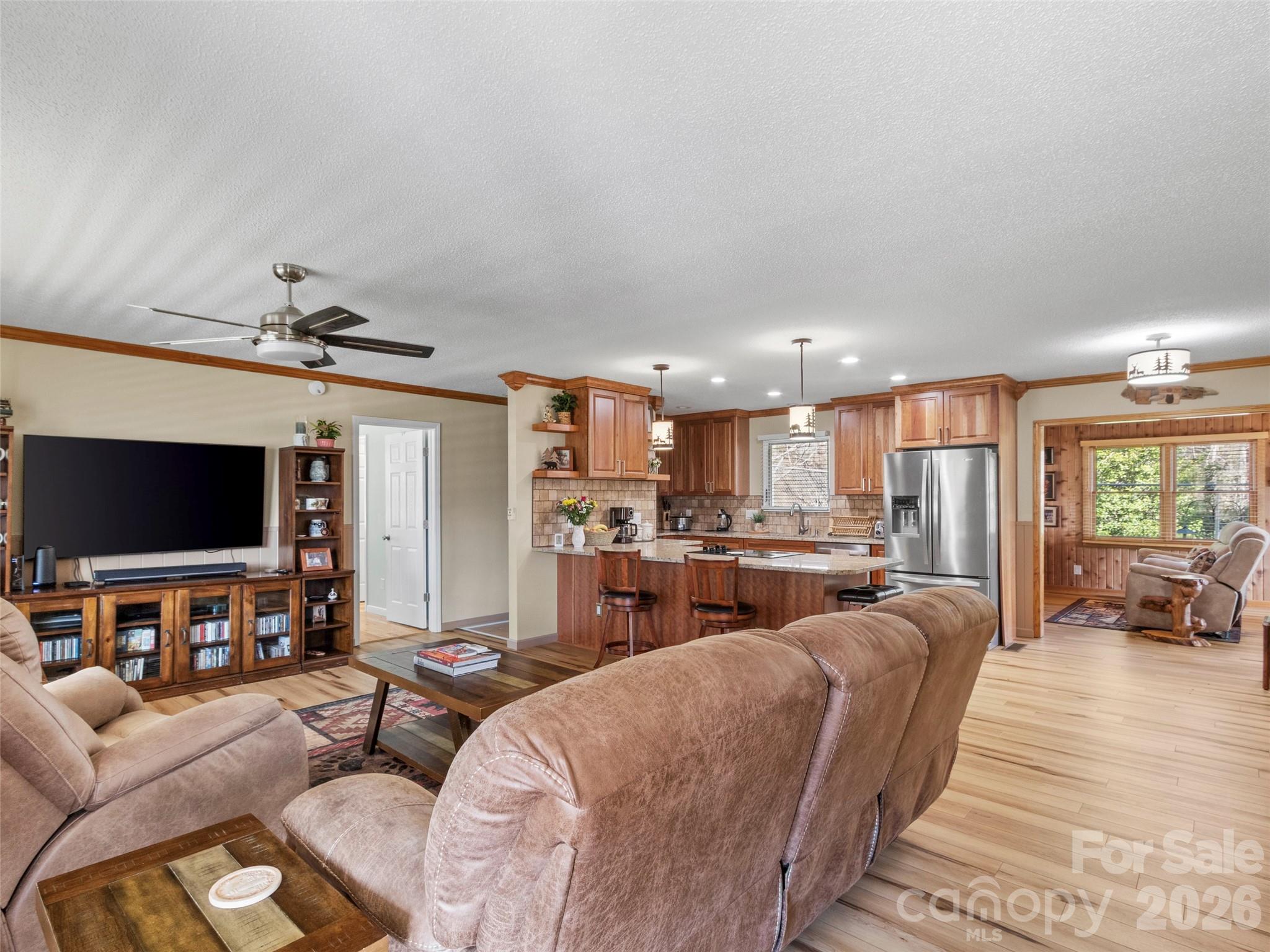 342 Mountain View Road Burnsville, NC 28714 - Photo 5 of 44