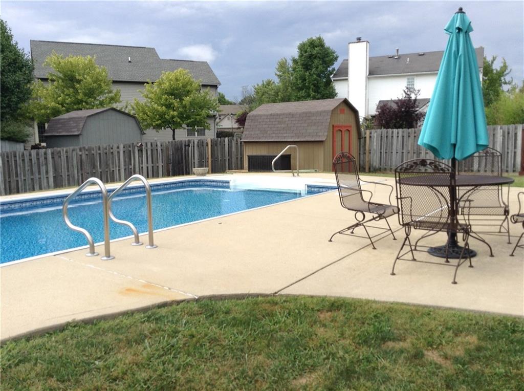 5740 Spring Oaks Way Indianapolis, IN 46237 - Photo 3 of 10 Gallery Image 3