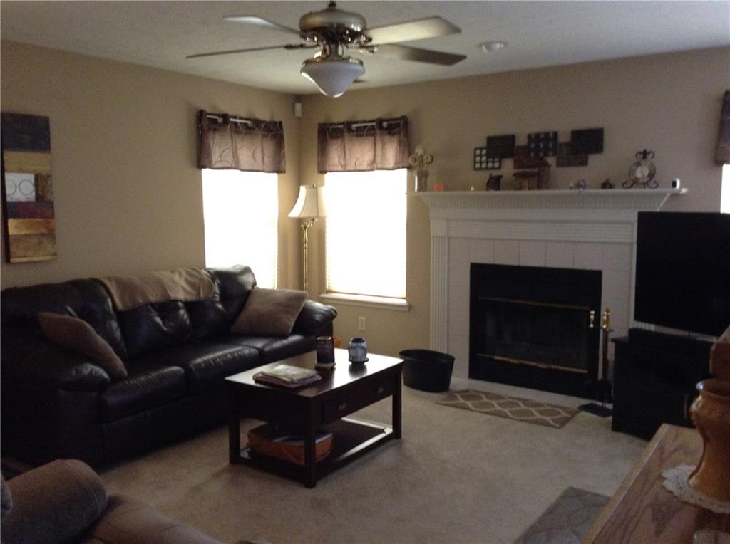 5740 Spring Oaks Way Indianapolis, IN 46237 - Photo 4 of 10 Gallery Image 4