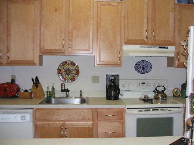 1240 Old Gate Road Northampton, PA 18067 - Photo 6 of 39 Gallery Image 6