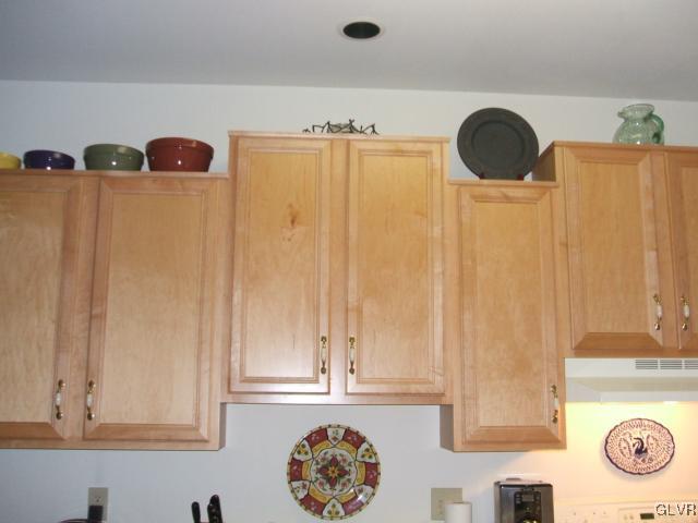 1240 Old Gate Road Northampton, PA 18067 - Photo 7 of 39 Gallery Image 7