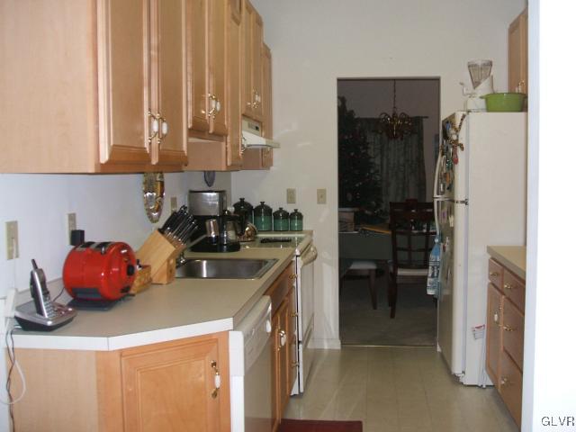 1240 Old Gate Road Northampton, PA 18067 - Photo 9 of 39 Open concept into dining room