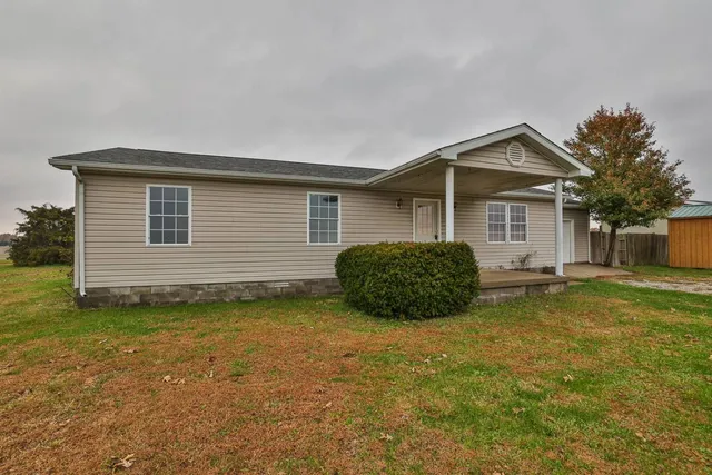 $179,900 | 6216 Highway 50, Holton, IN 47023