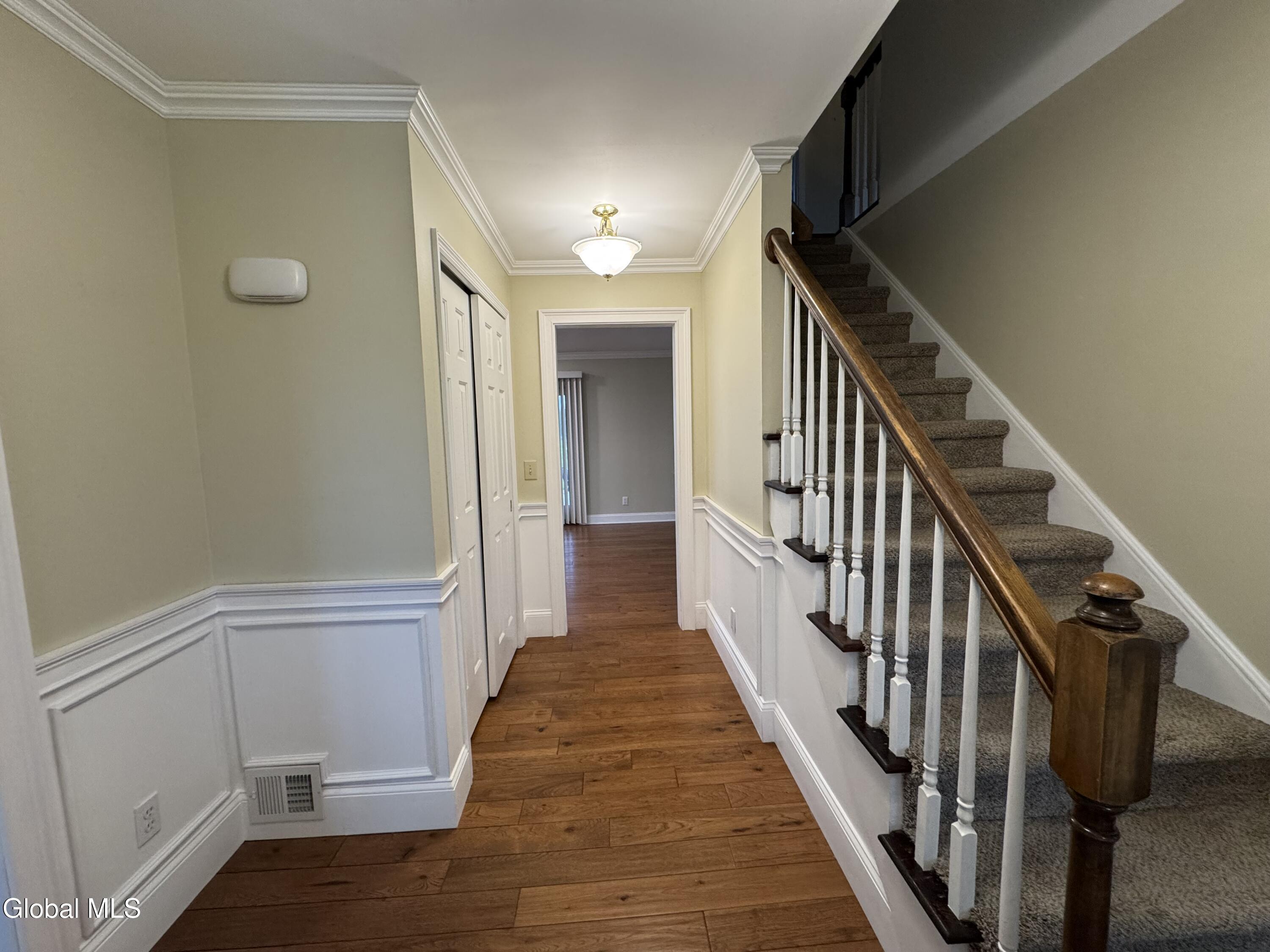 199 Ashdown Road Clifton Park, NY 12019 - Photo 3 of 66 IMG_3047