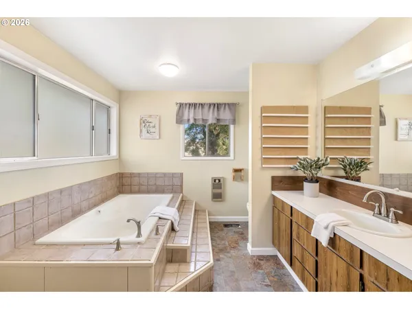 $735,000 | 73000 Gordon Rdg Road, Wasco, OR 97065