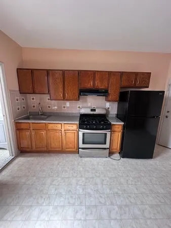 $1,700 | 207 15th Street, Unit 4L, Jersey City, NJ 07310