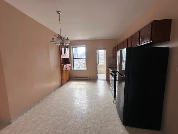 $1,700 | 207 15th Street, Unit 4L, Jersey City, NJ 07310