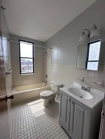 $1,700 | 207 15th Street, Unit 4L, Jersey City, NJ 07310