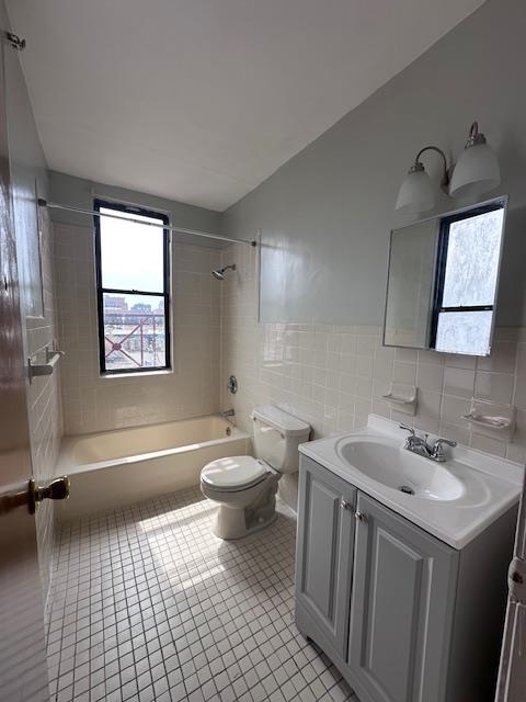 207 15th Street, Unit 4L Jersey City, NJ 07310 - Photo 5 of 18