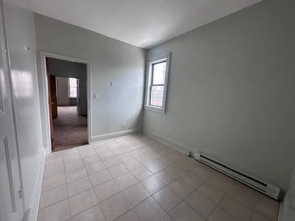 $1,700 | 207 15th Street, Unit 4L, Jersey City, NJ 07310