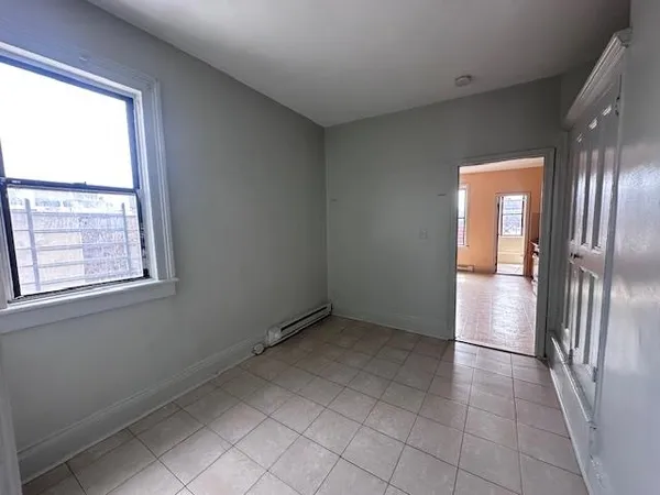 $1,700 | 207 15th Street, Unit 4L, Jersey City, NJ 07310