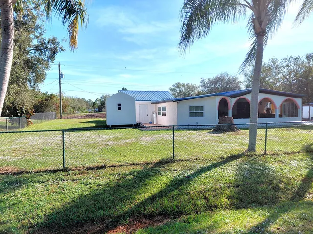 $1,400 | 3784 Northwest 28th Avenue, Okeechobee, FL 34972