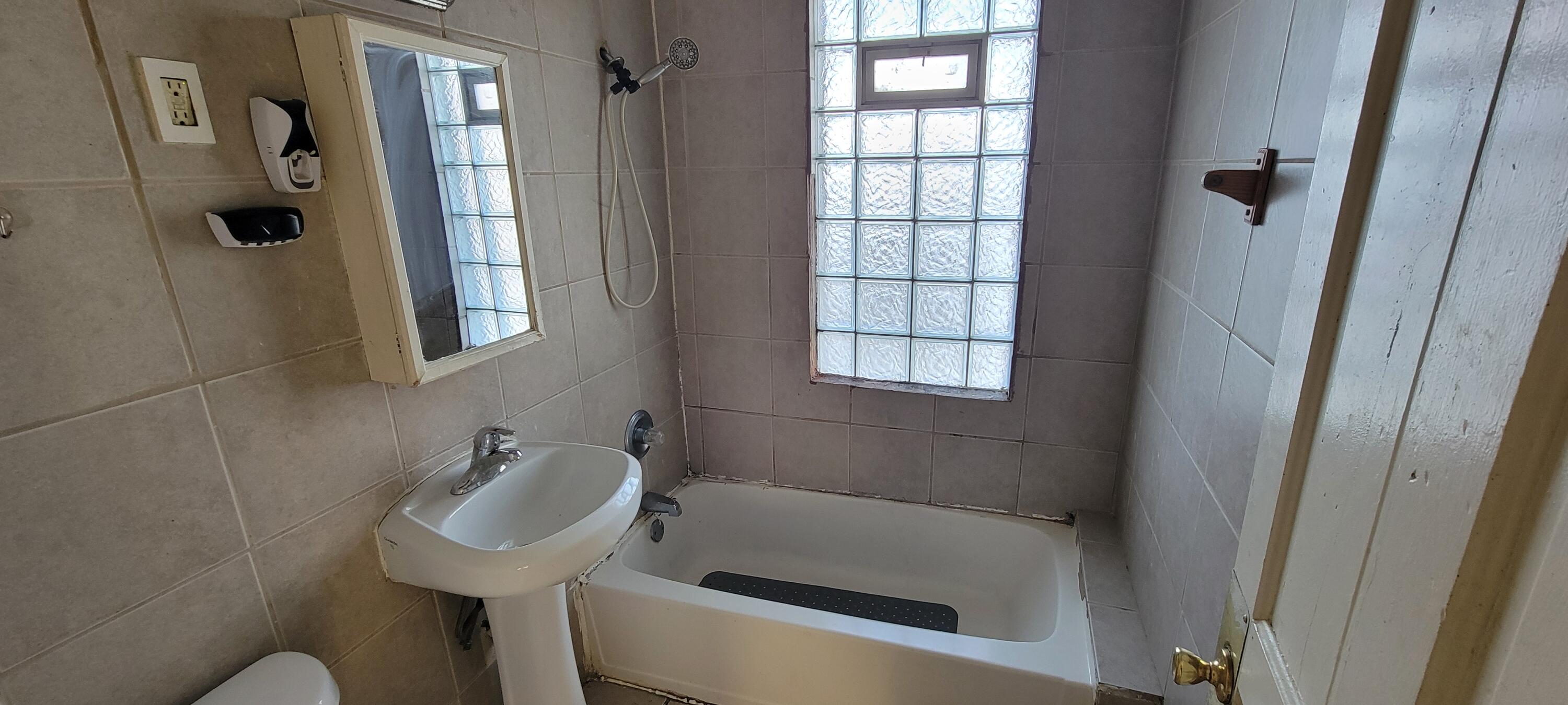 3354 North 2nd Street, Unit 3356 Milwaukee, WI 53212 - Photo 12 of 17 Upper Bathrm