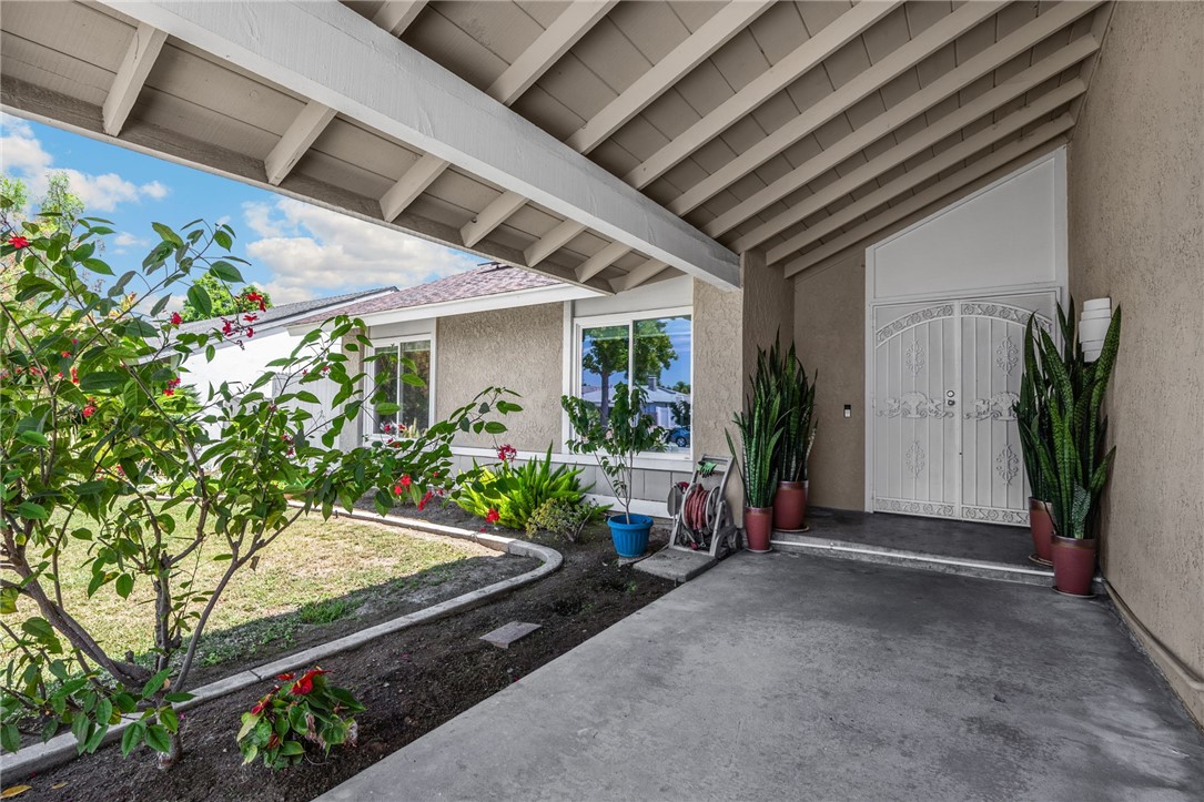462 Castlegate Lane Brea, CA 92821 - Photo 2 of 43 2. Entrance