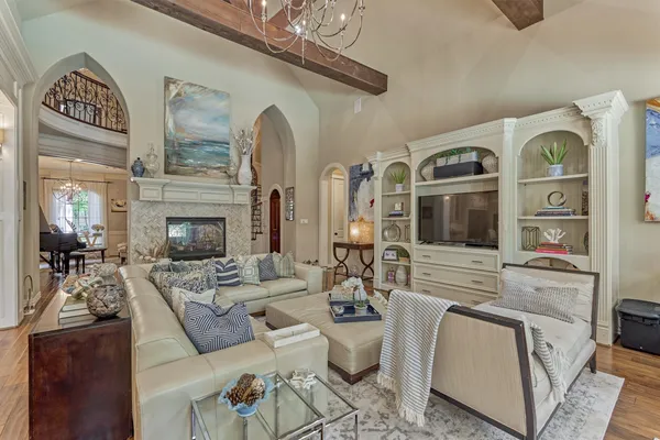 $1,299,900 | 106 Fairwater Drive, Montgomery, TX 77356
