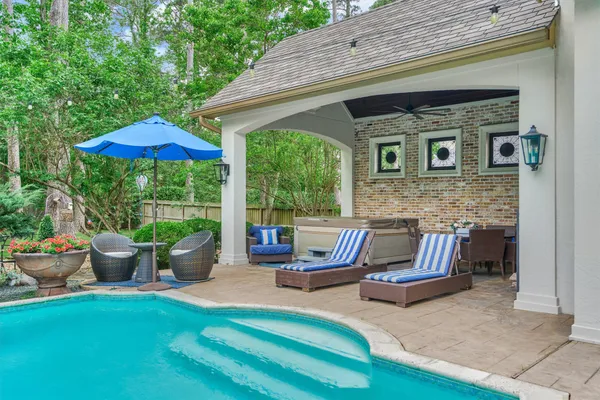 $1,299,900 | 106 Fairwater Drive, Montgomery, TX 77356